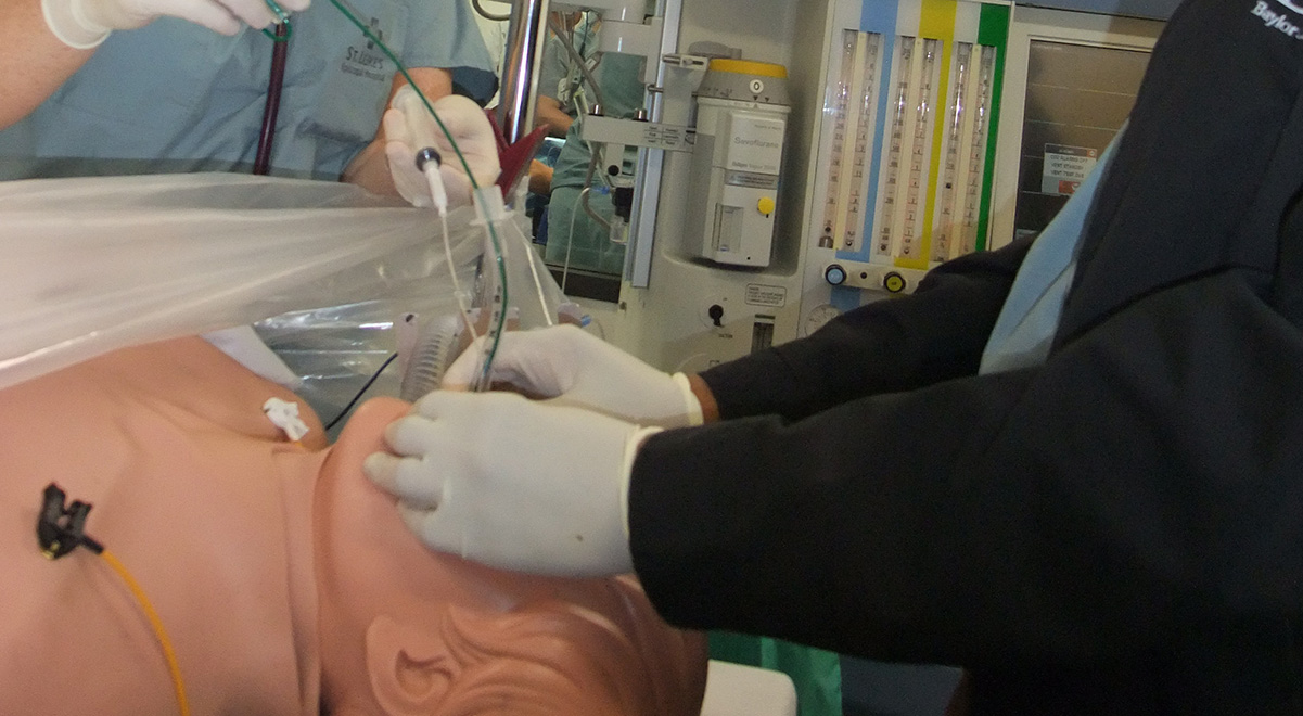 Anesthesia residents running a scenario in the simulation lab
