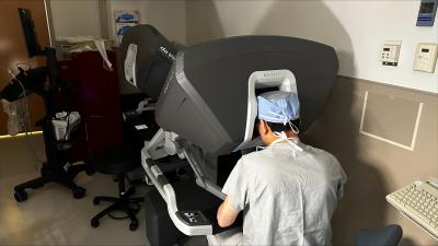 Dr. Kenneth Liao performs one of the first successful fully robotic heart transplants in the US. 