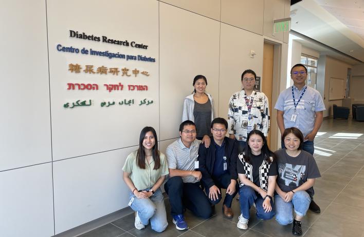 Group photo of Guan lab members.