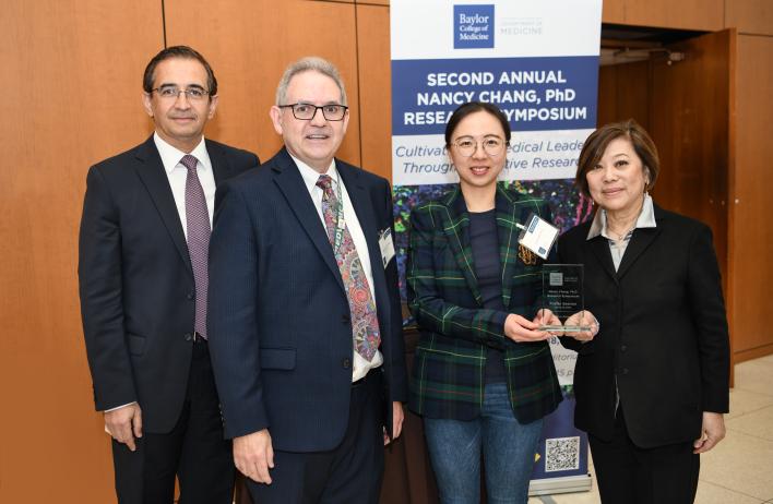 Presenter Dr. Yue Yuan was awarded first place in the second annual Nancy Chang, Ph.D. Poster Session (2024), presented by Drs. Hashem El-Serag, Rolando Rumbaut, and Nancy Chang.