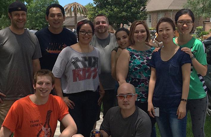 Deneen Lab Members from 2015 posing together outside in casual clothes