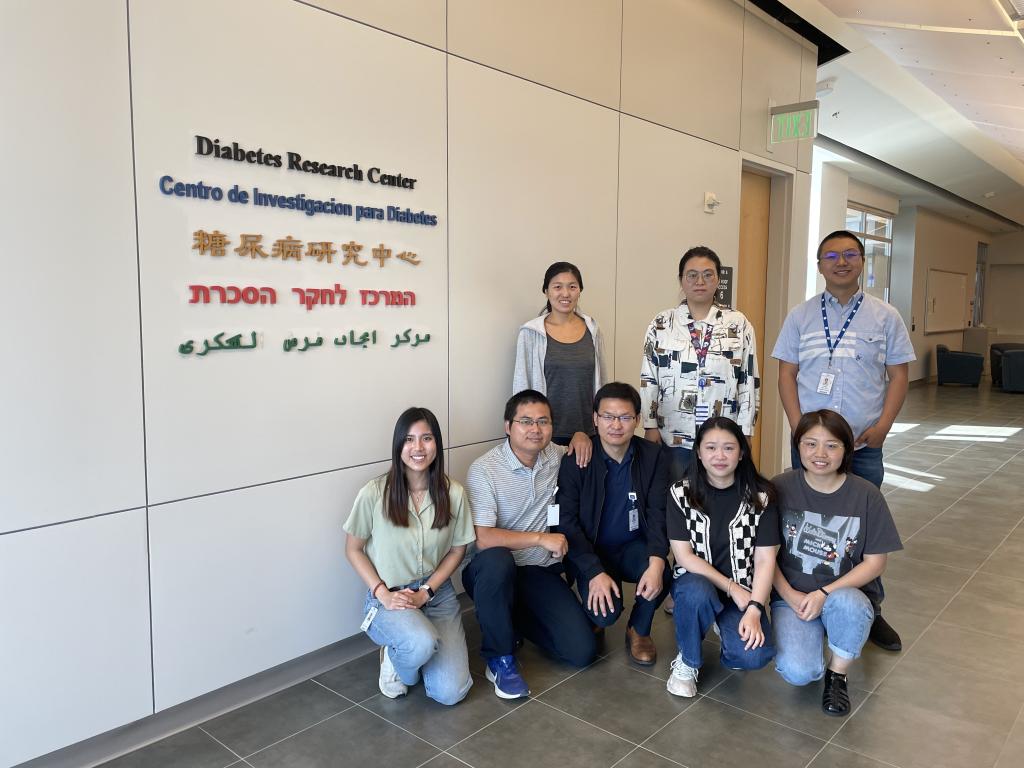 Dongyin Guan Lab Photos | BCM
