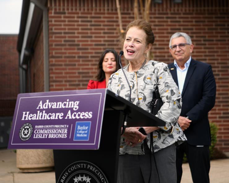 Dr. Peggy Smith speaks at Teen Health Clinic opening
