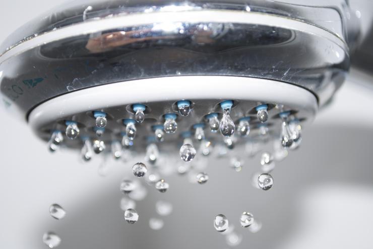 Hot showers harmful to skin during winter