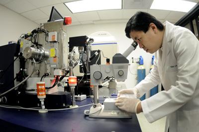 Dr. Francis Tsai is the recipient of The Welch Foundation's 2008 Norman Hackerman Award in Chemical Research.