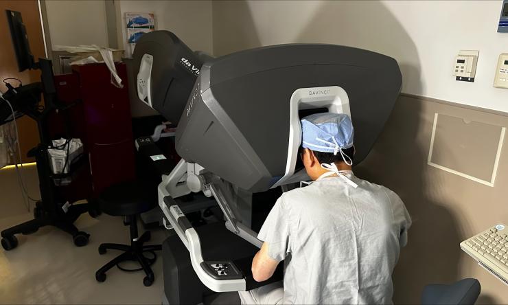 Dr. Kenneth Liao performs one of the first successful fully robotic heart transplants in the US. 