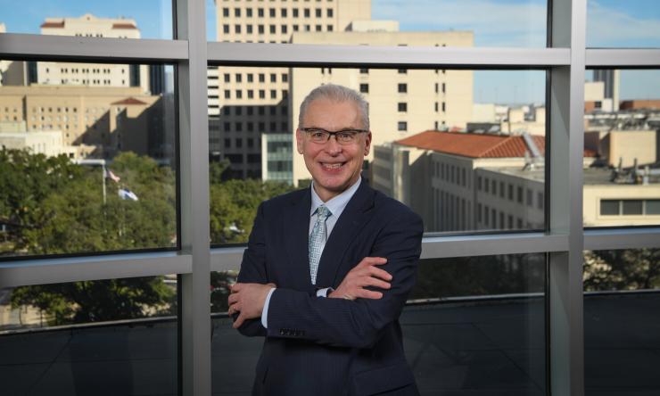 Dr. Jakub Tolar