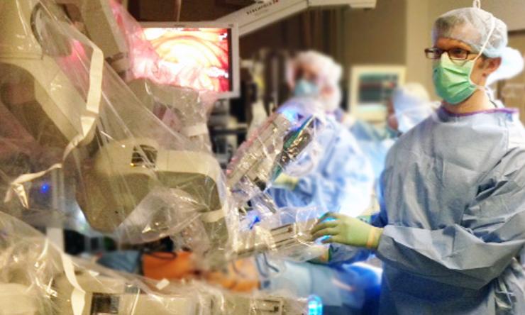 Dr. Groth with da Vinci robot