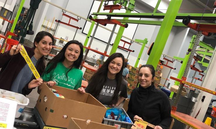 PA students volunteering at the Houston Foodbank